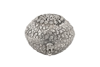 Lot 170 - A late 19th / early 20th century Ottoman Turkish silver box, Tughra of Sultan Abdul Hamid II (1876-1909)