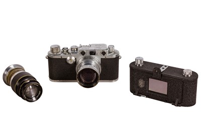 Lot 326 - A Leica IIIc 'Sharkskin' Rangefinder Camera Outfit