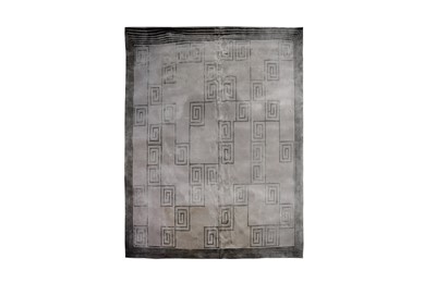 Lot 440 - A LARGE CONTEMPORARY CARPET