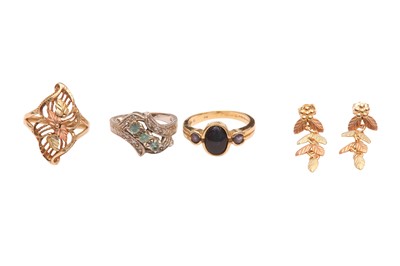 Lot 30 - THREE RINGS AND A PAIR OF EARRINGS