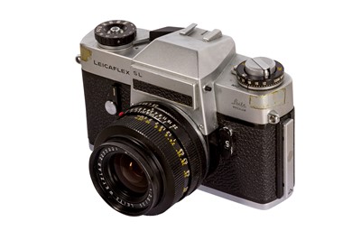 Lot 328 - A Leitz Leicaflex SL SLR Camera