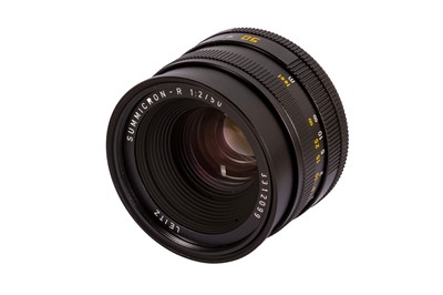 Lot 261 - A Leitz 50mm f/2 Summicron-R Lens