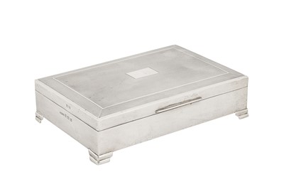 Lot 14 - An Elizabeth II sterling silver cigarette box, Birmingham 1961 by Harman Bros