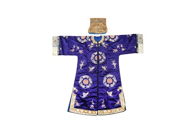 Lot 26 - A CHINESE SILK EMBROIDERED ROBE AND A HAT