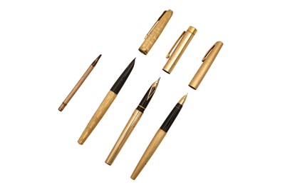 Lot 145 - A GROUP OF GILT FOUNTAIN PENS