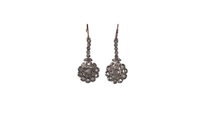 Lot 32 - A PAIR OF DIAMOND DROP EARRINGS