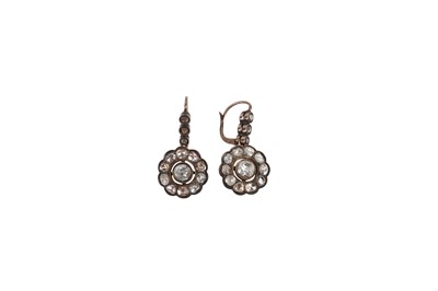 Lot 30 - A PAIR OF DIAMOND DROP EARRINGS