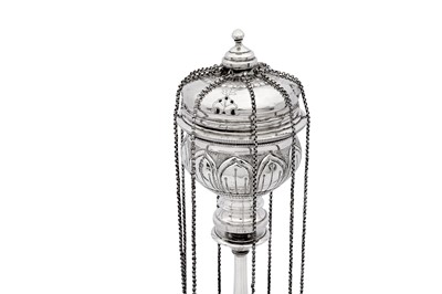 Lot 184 - A MODERN UNMARKED INDIAN SILVER HUQQA BASE