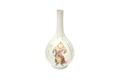 Lot 814 - A CHINESE FAMILLE-ROSE 'WU SHUANG PU' VASE