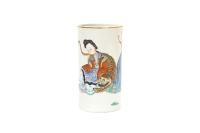 Lot 802 - A SMALL CHINESE FAMILLE-ROSE 'WOMAN AND TIGER' BRUSH POT, BITONG