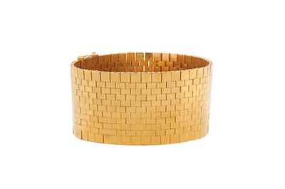 Lot 108 - A GOLD BRACELET, CIRCA 1965