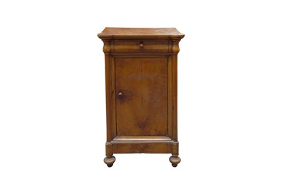Lot 377 - A 19TH CENTURY CONTINENTAL WALNUT NIGHT STAND