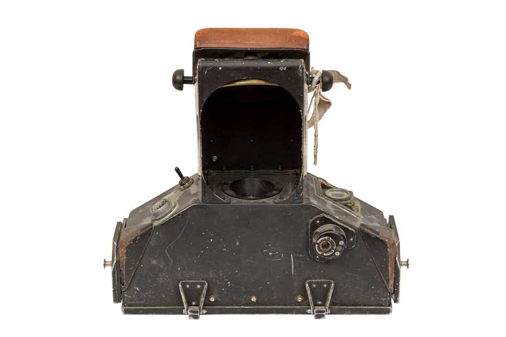 Lot 149 - A Vulcan Bomber Type RX.110 Radar Operator's Camera with Dallmeyer 2" f/1.9 Super-Six Anastigmat Lens
