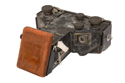 Lot 149 - A Vulcan Bomber Type RX.110 Radar Operator's Camera with Dallmeyer 2" f/1.9 Super-Six Anastigmat Lens