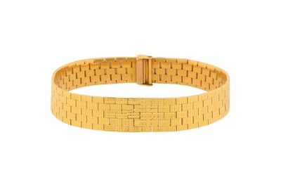 Lot 137 - ROY KING | AN FANCY LINK GOLD BRACELET, CIRCA 1960