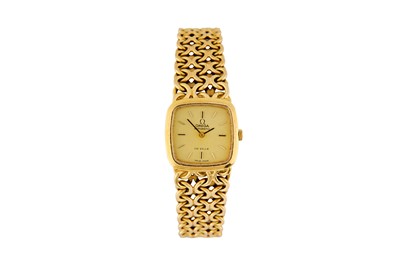 Lot 70 - A LADIES 18K GOLD OMEGA BRACELET WRISTWATCH