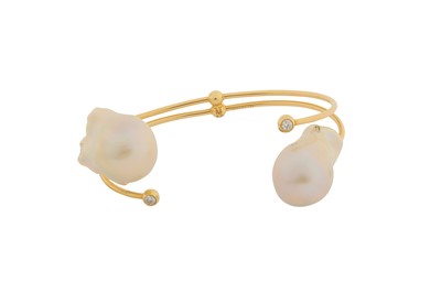 Lot 236 - MIZUKI Ι A CULTURED BAROQUE PEARL AND DIAMOND BANGLE