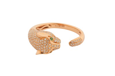 Lot 240 - A DIAMOND DRESS RING