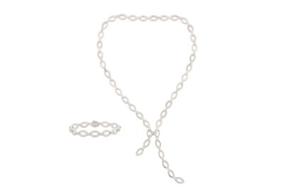 Lot 253 - CARTIER Ι A DIAMOND 'DIADEA' NECKLACE AND BRACELET SUITE