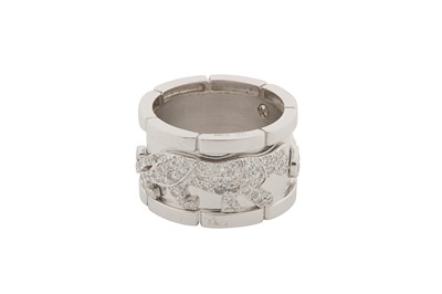 Lot 252 - CARTIER Ι A DIAMOND PANTHER RING