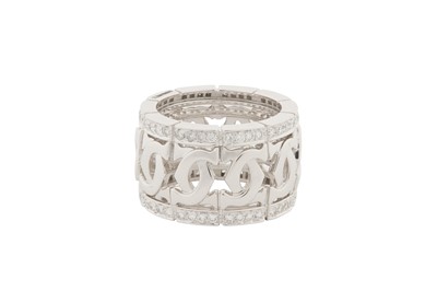 Lot 256 - CARTIER Ι A 'C' DIAMOND RING