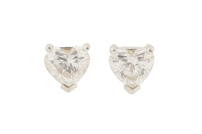 Lot 276 - A PAIR OF DIAMOND EARRINGS