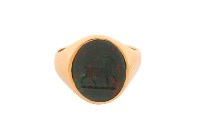 Lot 74 - AN INTAGLIO BLOODSTONE RING