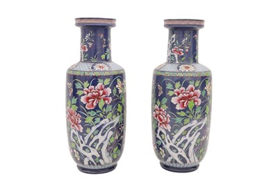 Lot 62 - A PAIR OF SAMSON BLUE-GROUND FAMILLE-ROSE ROULEAU VASES