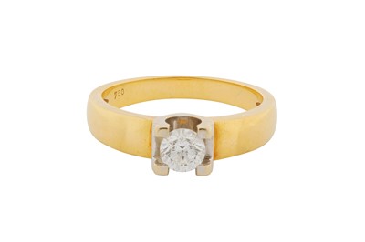 Lot 208 - A SINGLE-STONE DIAMOND RING