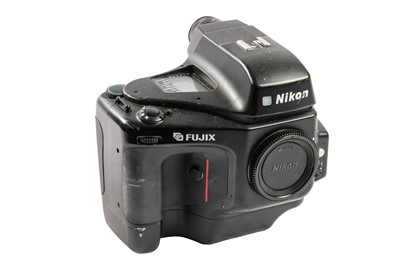 Lot 10 - A Nikon E2Ns camera body.