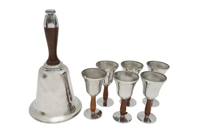 Lot 264 - AN ART DECO BELL COCKTAIL SET