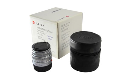 Lot 142 - A Leitz 50mm f/2 Summicron V5 Lens
