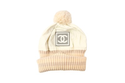 Lot 338 - Chanel Sport Cream Bobble Beanie - Size S