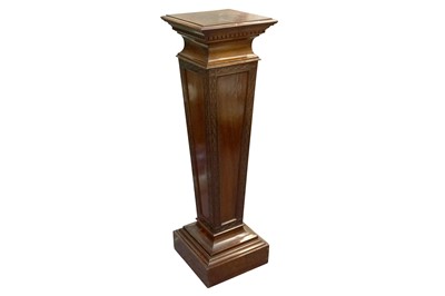Lot 354 - AN EDWARDIAN MAHOGANY PEDESTAL TORCHERE
