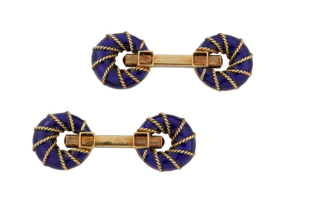 Lot 321 - A PAIR OF BLUE ENAMEL CUFFLINKS