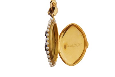 Lot 38 - AN ENAMEL AND DIAMOND LOCKET NECKLACE