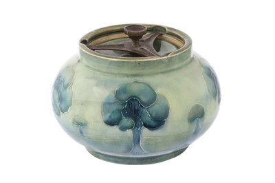 Lot 25 - WILLIAM MOORCROFT (ENGLISH, 1872-1945) FOR MOORCROFT POTTERY