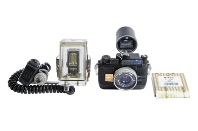 Lot 183 - Nikonos III with Flash Cage.