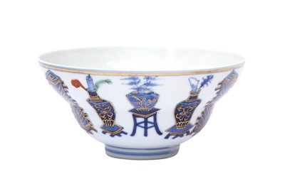 Lot 307 - A CHINESE BLUE AND WHITE 'ANTIQUES' OGEE BOWL