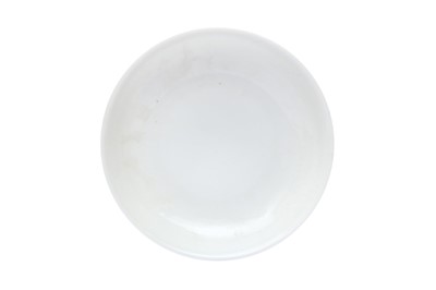 Lot 847 - A CHINESE MONOCHROME WHITE-GLAZED DISH