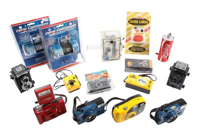 Lot 26 - A Selection of Novelty Cameras.