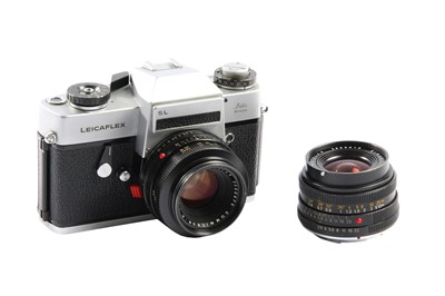 Lot 139 - A Leicaflex SL Outfit.