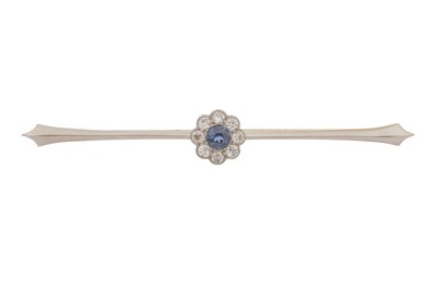 Lot 16 - A SAPPHIRE AND DIAMOND BROOCH