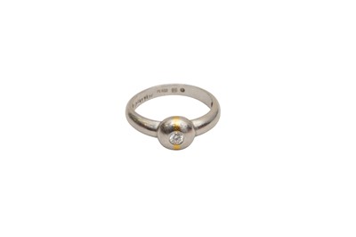 Lot 69 - A SINGLE-STONE DIAMOND RING