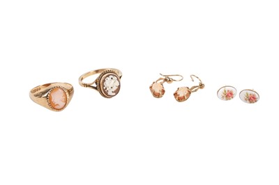 Lot 14 - A GROUP OF 9CT JEWELLERY