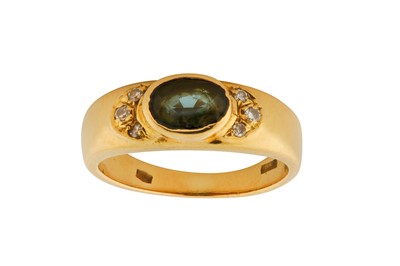 Lot 46 - A SAPPHIRE AND DIAMOND RING