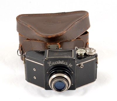 Lot 57 - Uncommon Black Ihagee Exakta Jr 127 Format SLR.