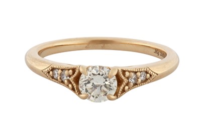 Lot 180 - A DIAMOND SOLITAIRE RING