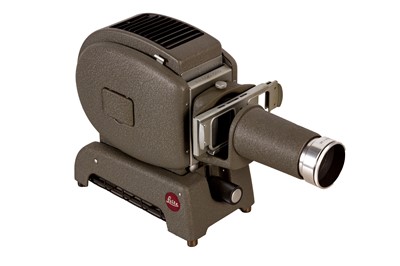 Lot 359 - A Leitz PRADO 500 Projector With Leitz Projector parts.