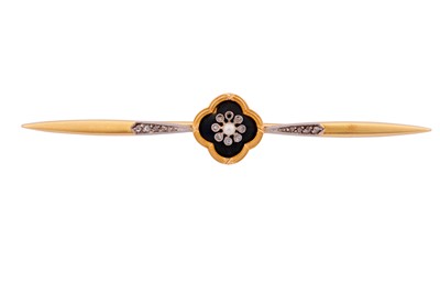 Lot 4 - A SEED PEARL BROOCH